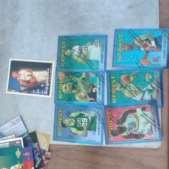 Assorted Basketball Trading Cards Collection - Picture 4 of 4